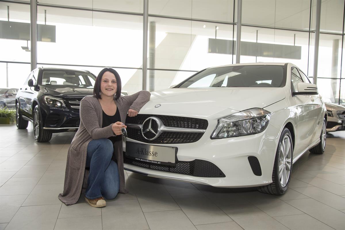 „Mercedes-Benz Lady Day 2016“ Gewinnerin Melanie Strasser übernimmt A-Klasse