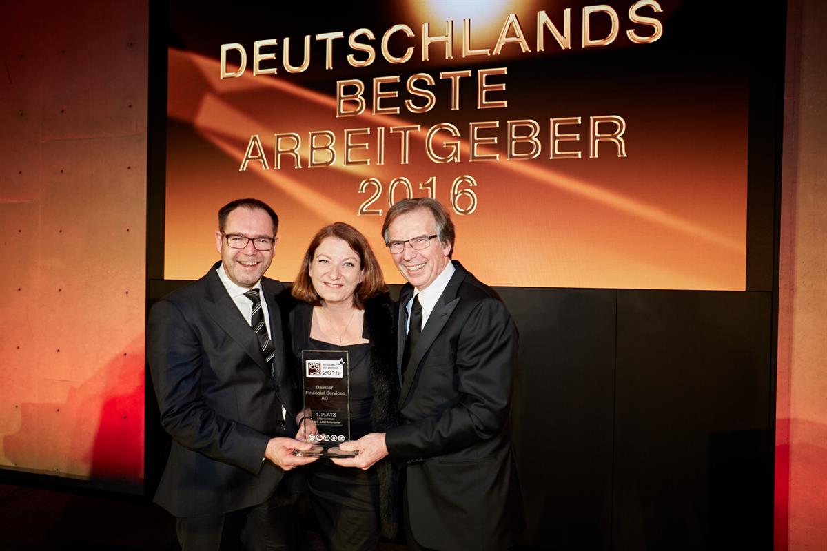 Rekordjahr 2016: Daimler Financial Services steigert Portfolio auf über 125 Milliarden Euro