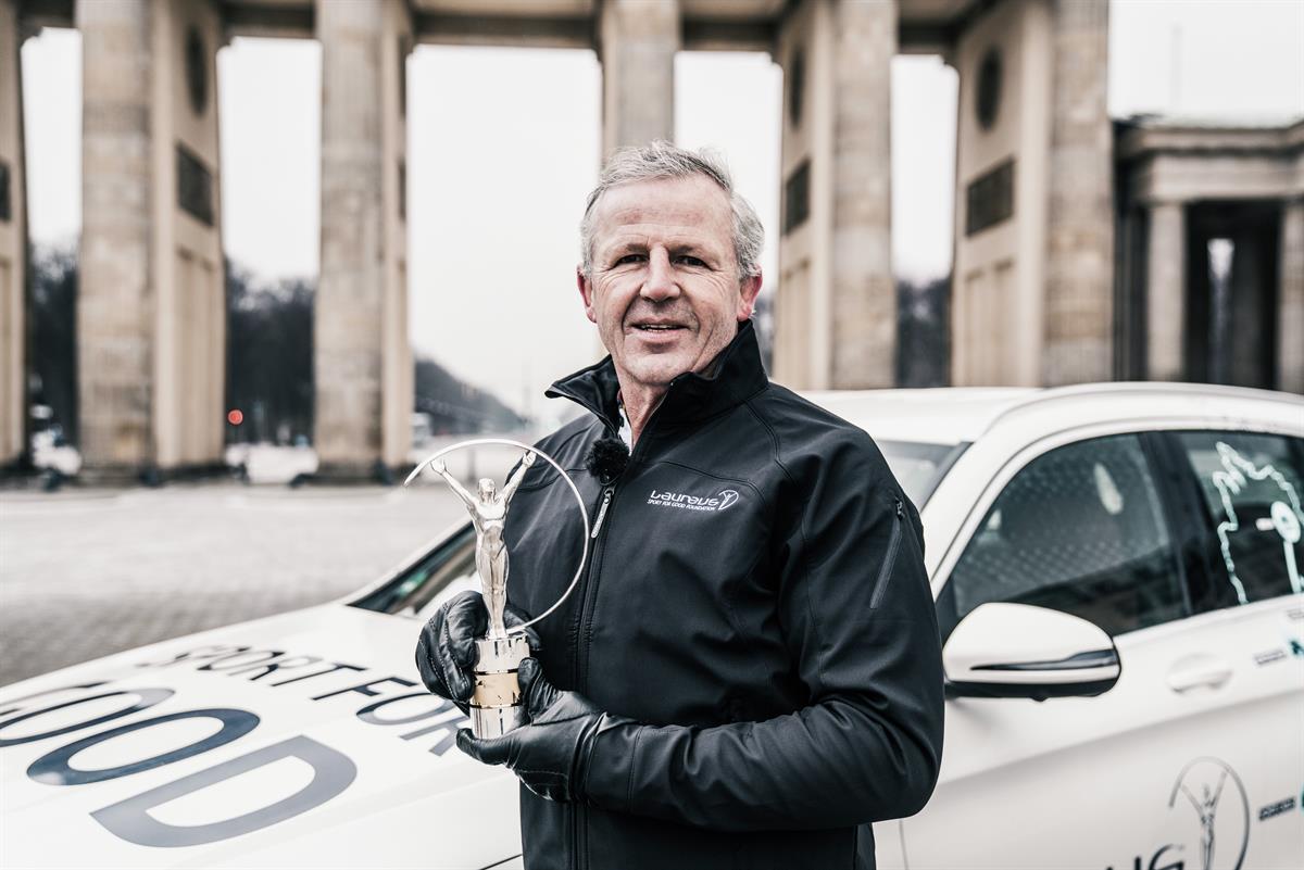 Mercedes-Benz startet Laureus Sport for Good Tour 2017 - Reise unter einem guten Stern 