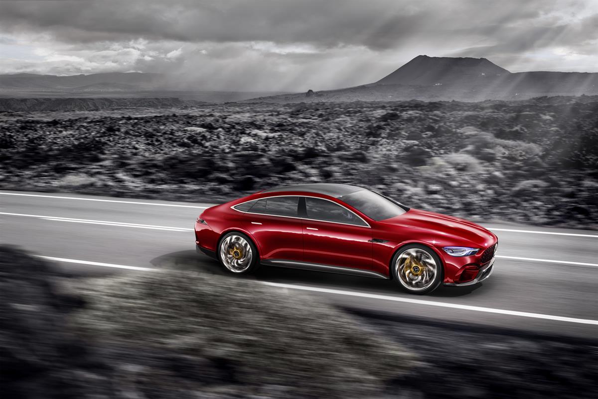 AMG Future Performance: Sportwagen-Marke präsentiert Hybrid-Showcar  - Mercedes-AMG GT Concept – Driving Performance der Zukunft 