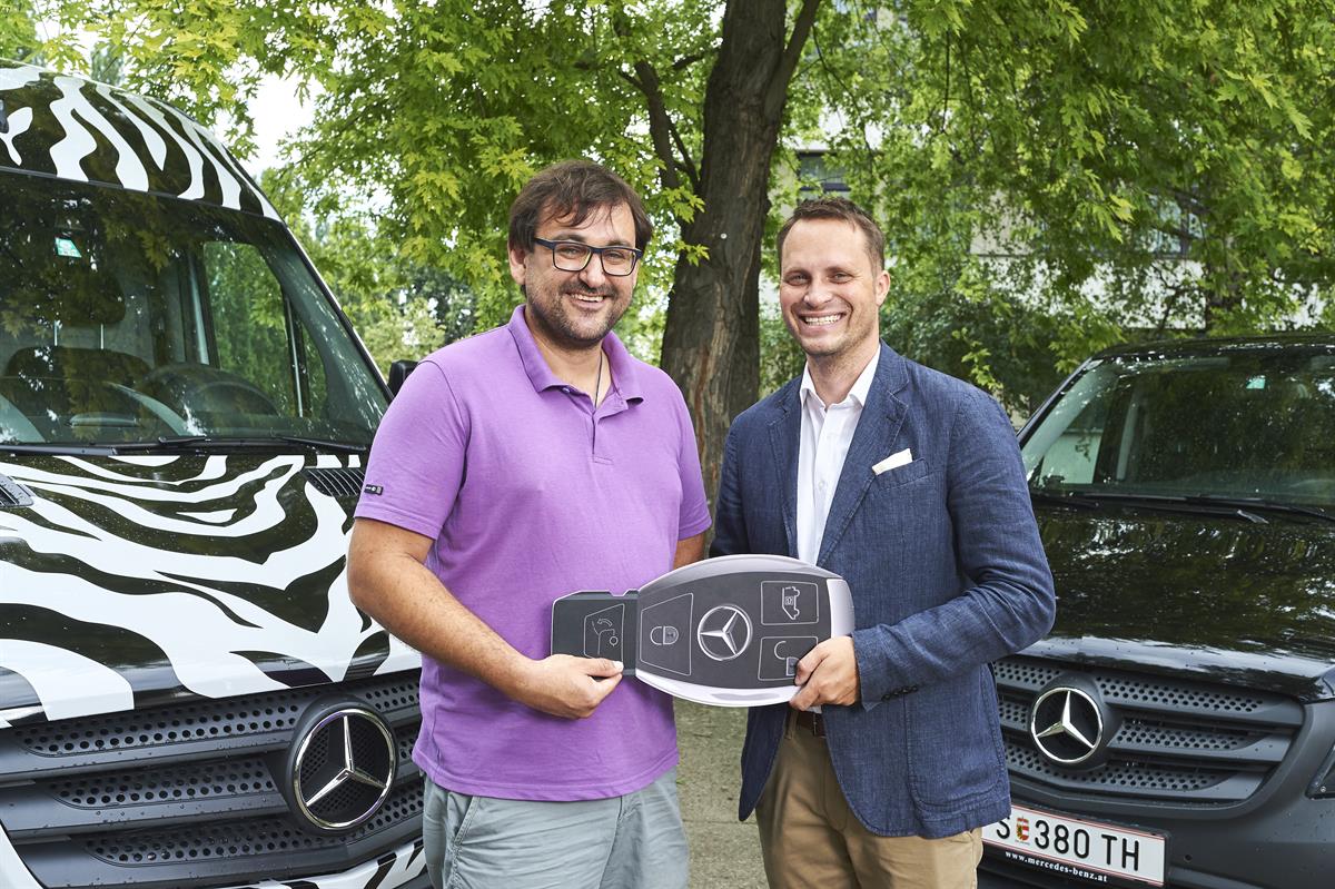Zwei neue Transporter mit Stern für das Laureusprojekt Schneetiger