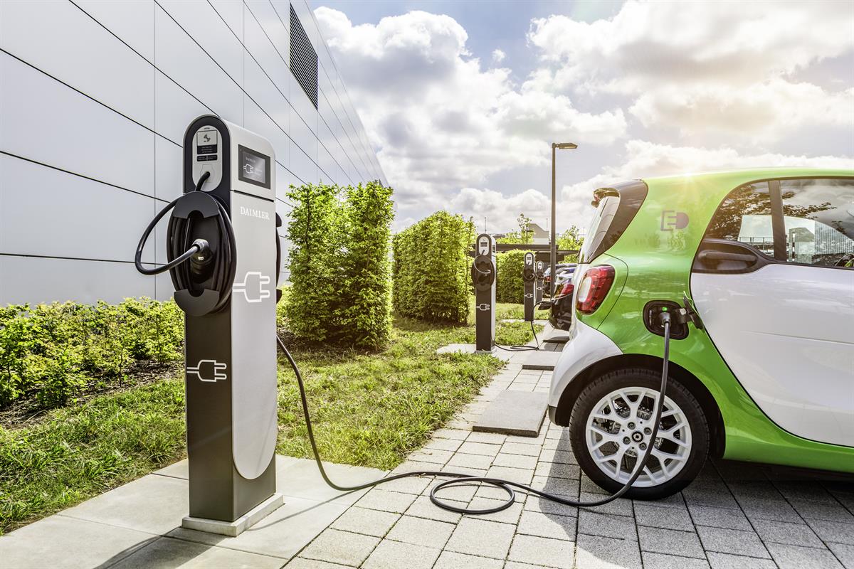 Daimler auf der EVS30: Road to the Future – Drive Train: Alle Ampeln stehen auf grün 
