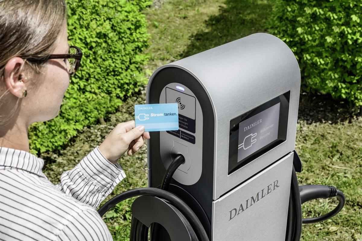 Daimler auf der EVS30: Road to the Future – Drive Train: Alle Ampeln stehen auf grün 