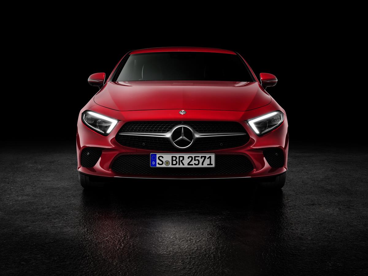 Mercedes-Benz CLS, 2017, Studio, designo hyazinthrot metallic, Leder Nappa macchiatobeige  magmagrau