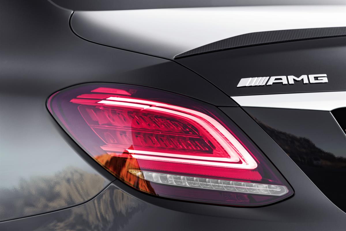 Die neuen Mercedes-AMG C 43 4MATIC Limousine und T-Modell - Mehr Performance und Design-Update für den Bestseller