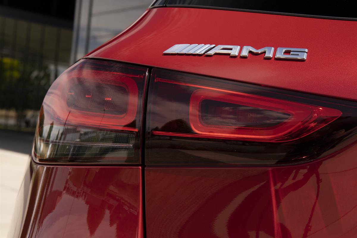 Mercedes_AMG_GLA_35_4MATIC_patagonia_red_metallic_Stuttgart_2020