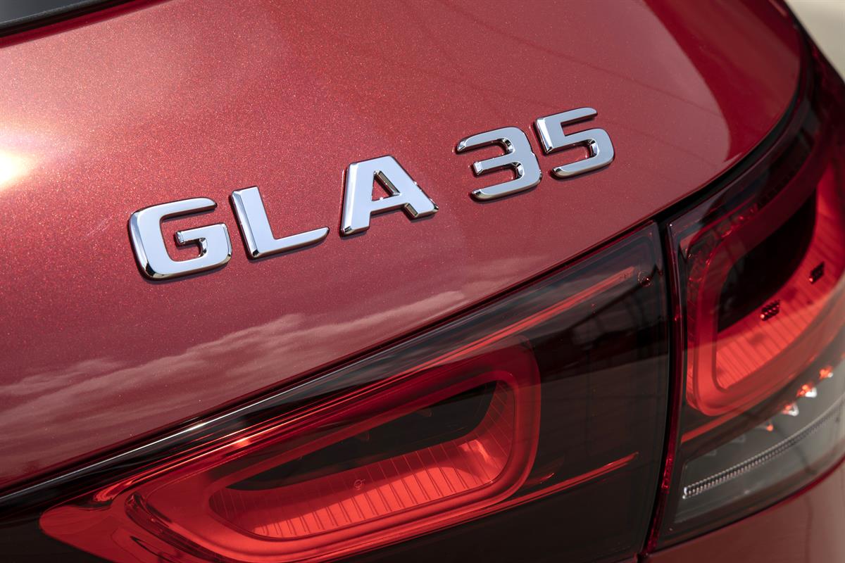 Mercedes_AMG_GLA_35_4MATIC_patagonia_red_metallic_Stuttgart_2020