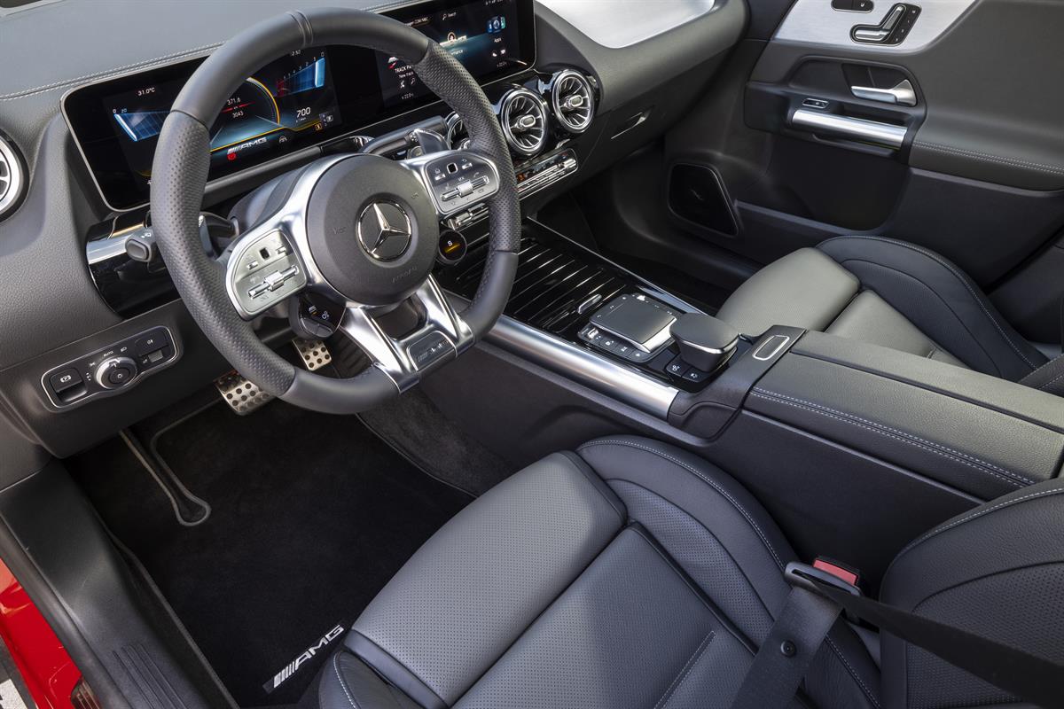 Mercedes_AMG_GLA_35_4MATIC_patagonia_red_metallic_Stuttgart_2020