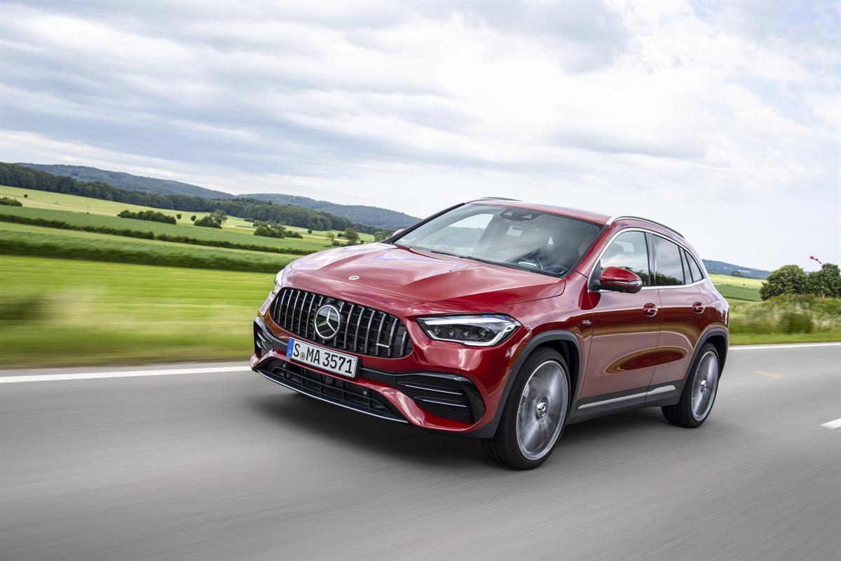 Mercedes_AMG_GLA_35_4MATIC_patagonia_red_metallic_Stuttgart_2020