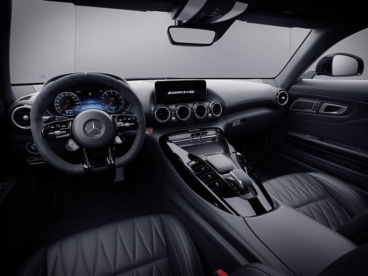 Mercedes-AMG GT als Coupé und Roadster jetzt bestellbar