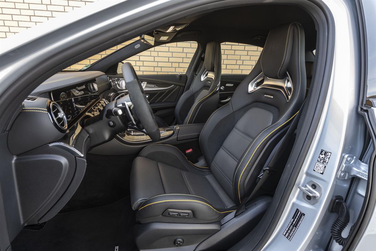 Mercedes-AMG E63s  E 63 S 4MATIC+ Limousine, high-tech-silbermetallic; Leder Exklusiv Nappa AMG zweifarbig - titangrau pearl  schwarz