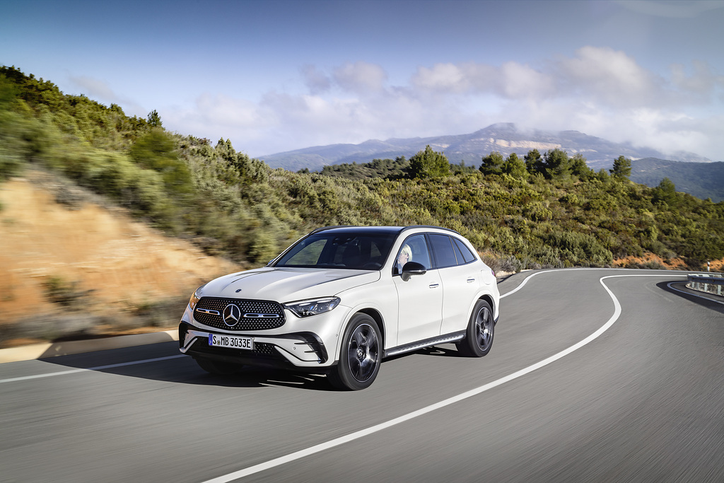 Mercedes-Benz beendet 2022 mit starkem Absatzquartal bei Top-End- und Elektromodellen