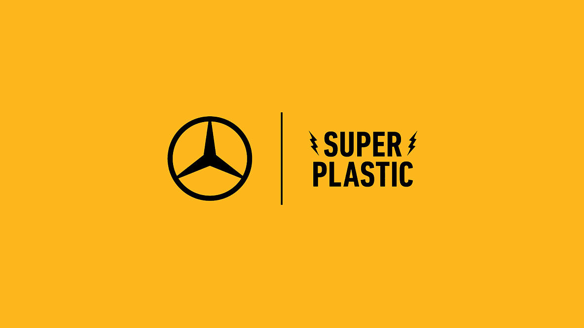 Mercedes-Benz und SUPERPLASTIC lancieren Partnerschaft und präsentieren „Superdackel“-Figur auf der CES 2023