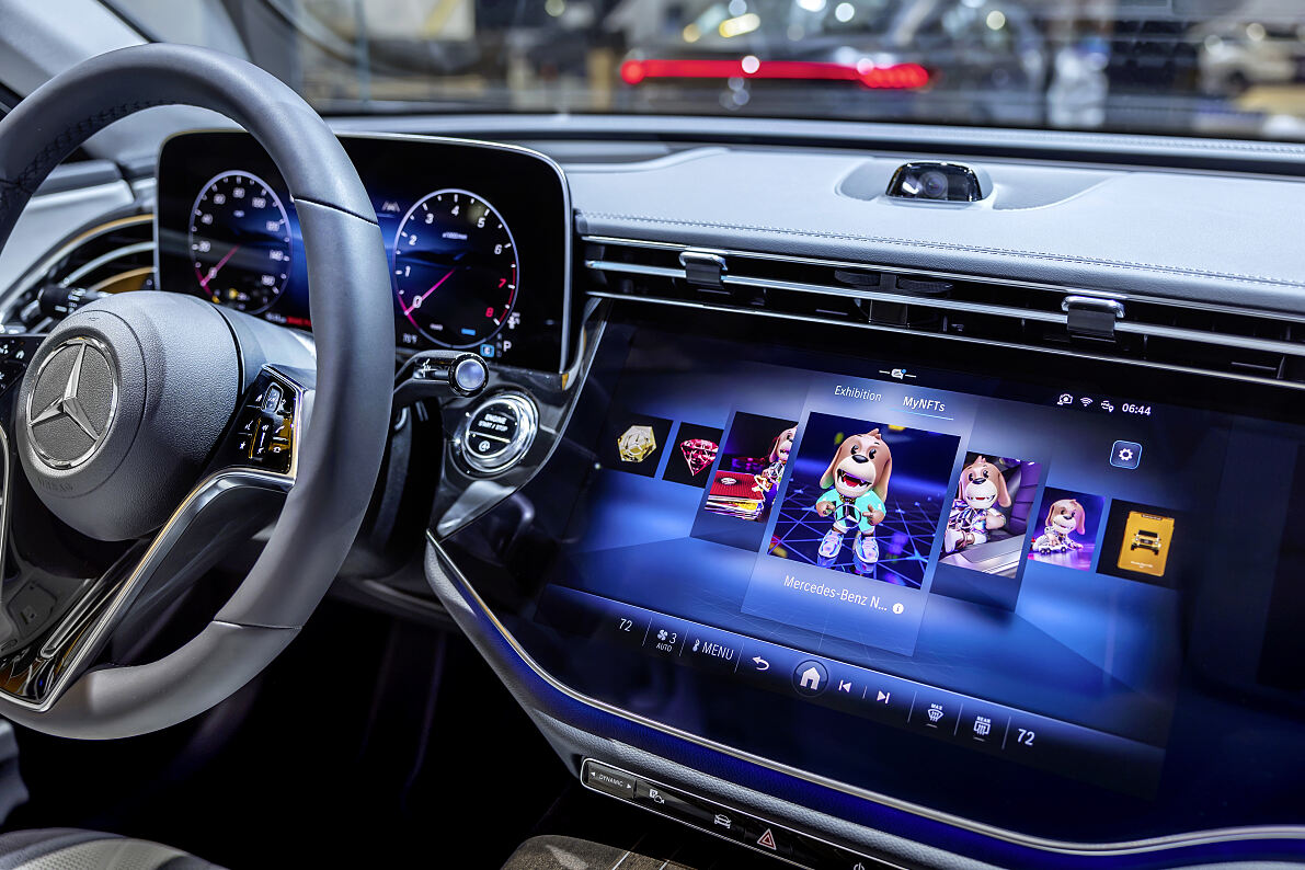 Mercedes-Benz läutet eine neue Ära der Benutzeroberfläche ein – mit menschenähnlichem virtuellen Assistenten auf Basis generativer KI
