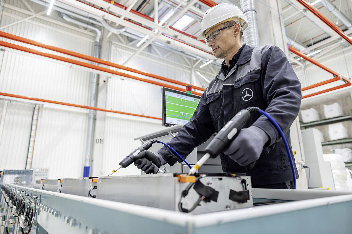 Mercedes-Benz schließt den Batterie-Kreislauf mit eigener Recyclingfabrik