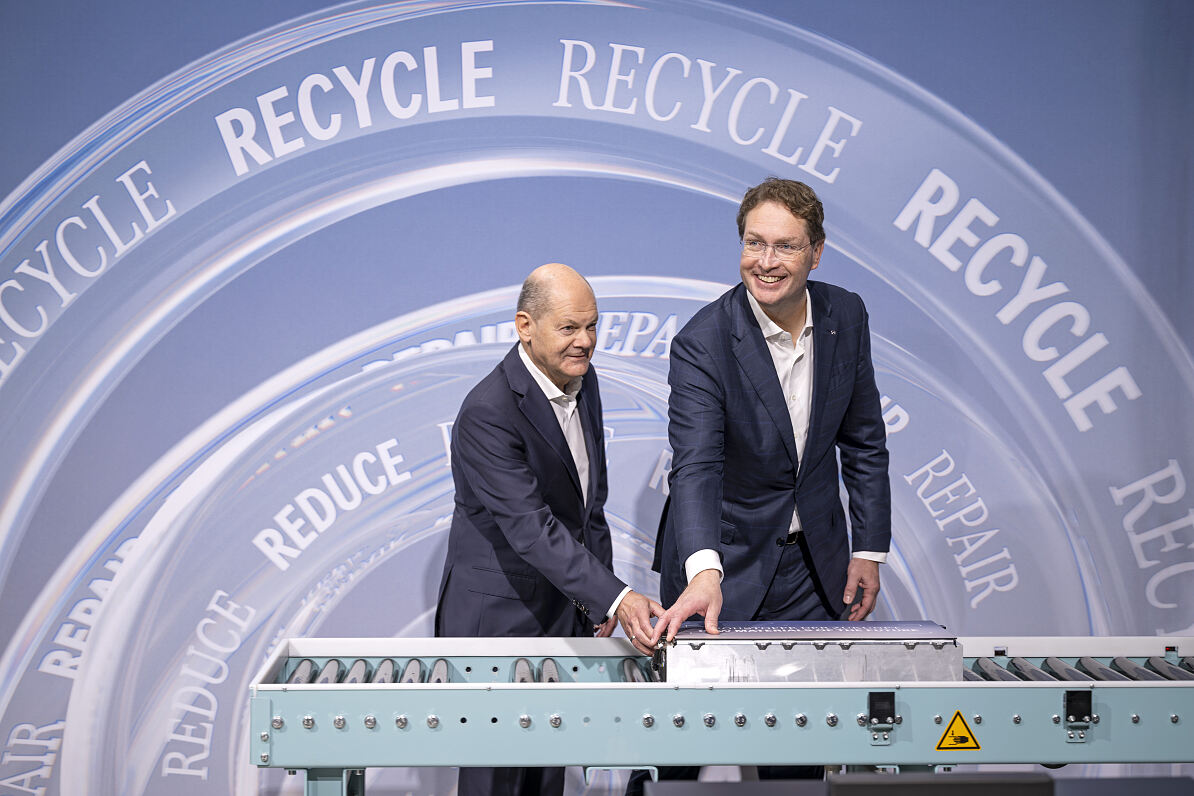 Mercedes-Benz schließt den Batterie-Kreislauf mit eigener Recyclingfabrik