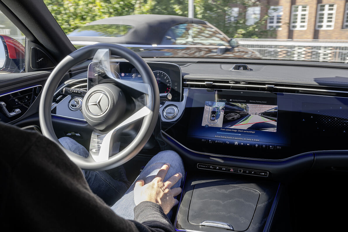 Mercedes-Benz verbessert automatisiertes Parken