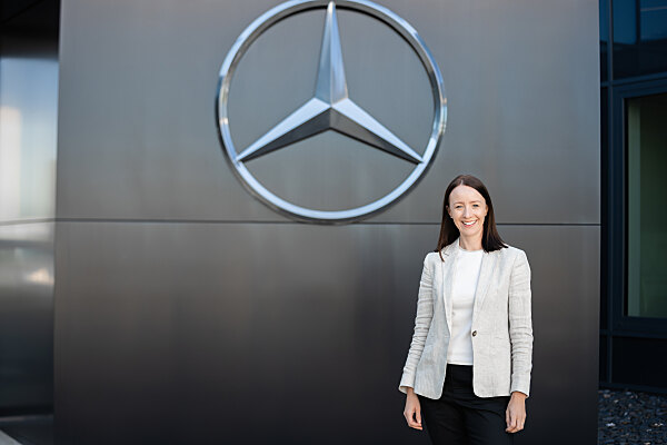 (2) Christina Schwarzer