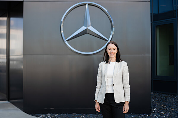 (2) Christina Schwarzer